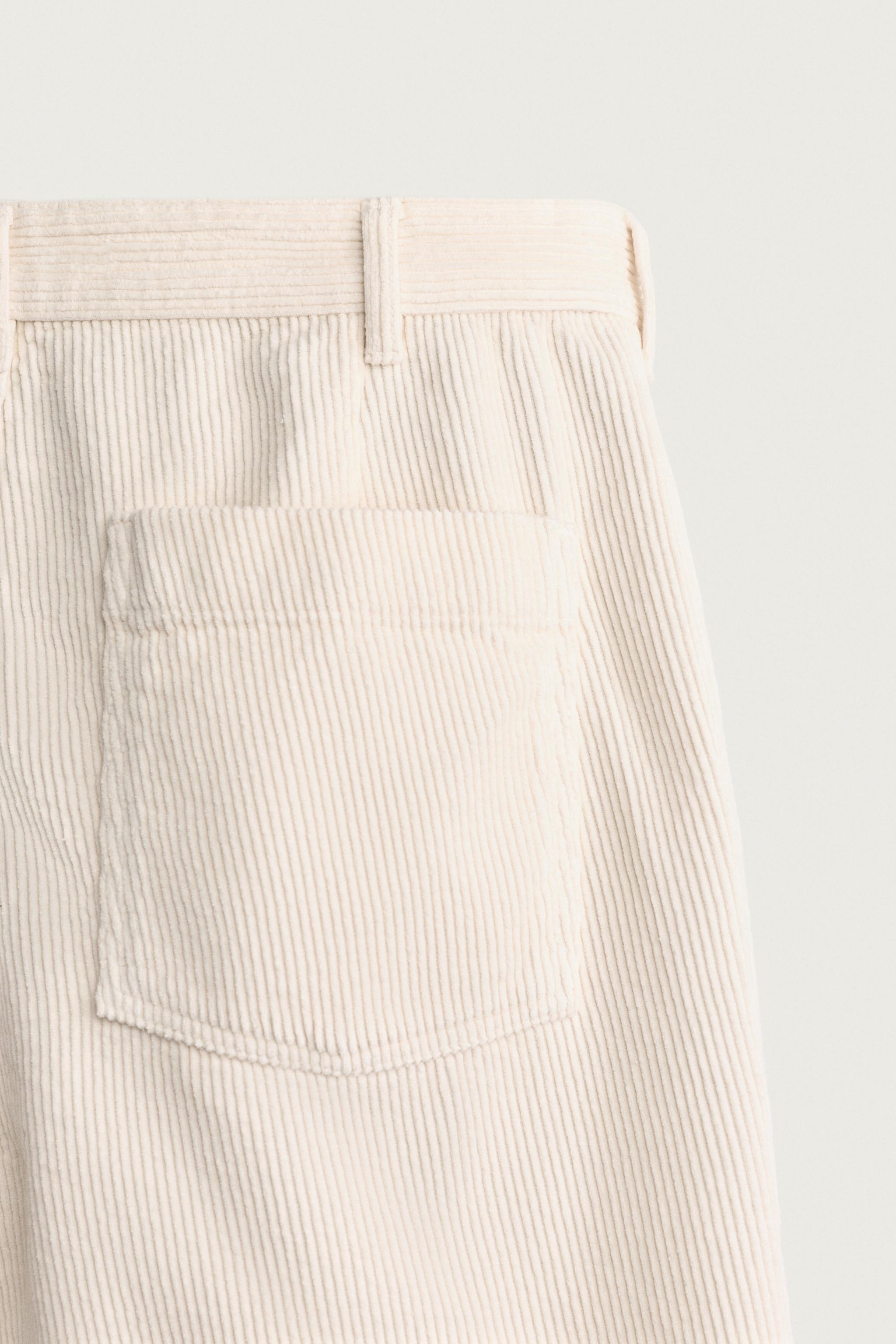REGULAR FIT CORDUROY SHORTS